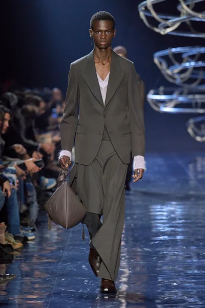 Look 39